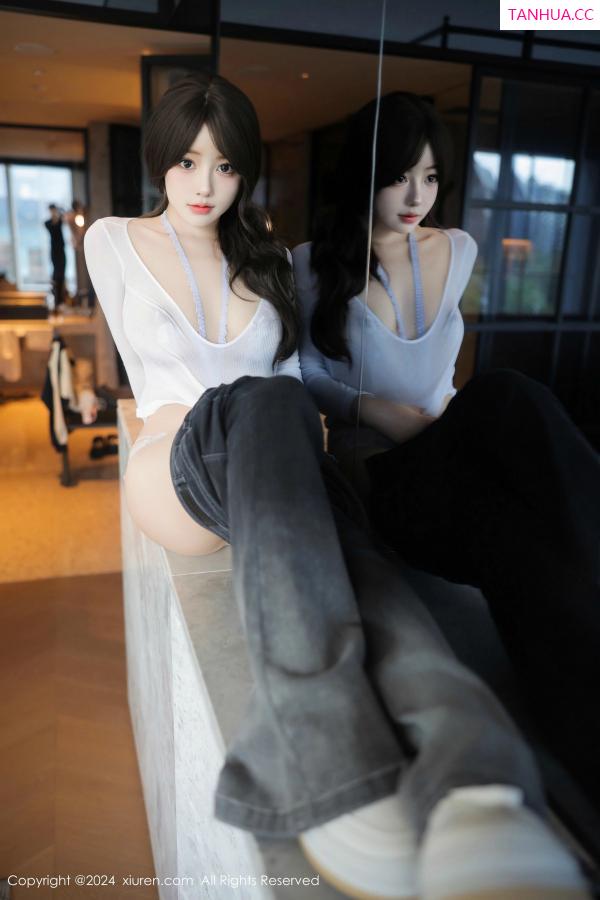   [XiuRen]高清写真图 2024.11.29 No.9524 桃妖夭 美腿丝袜第14张图片